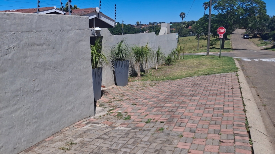 To Let 5 Bedroom Property for Rent in Humansdorp Eastern Cape